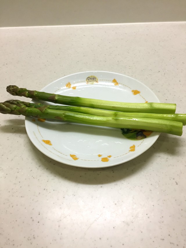 相性抜群！アスパラのチーズ焼き手順1