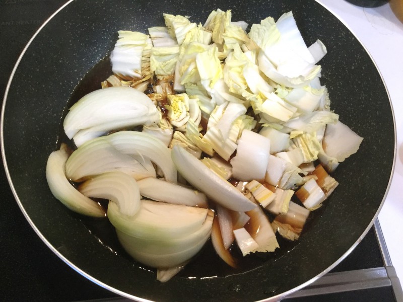 甘辛くて美味しい♪野菜たっぷり肉豆腐手順2