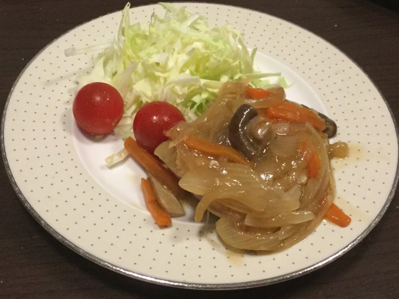 玉ねぎソースが美味しい！鶏の煮込み