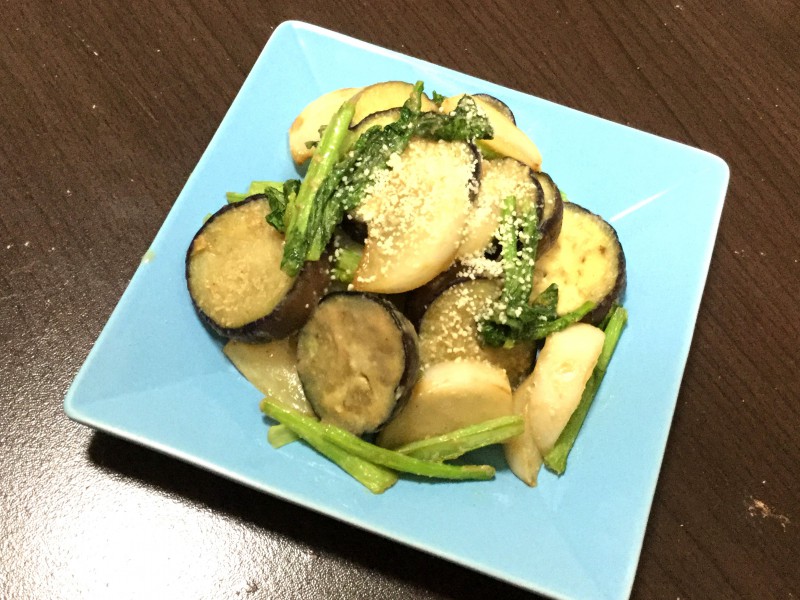 ナスとカブの甘辛ゴマ味噌炒め