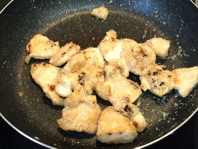 明太子マヨソースが美味しい！鶏の柔らか炒め手順4