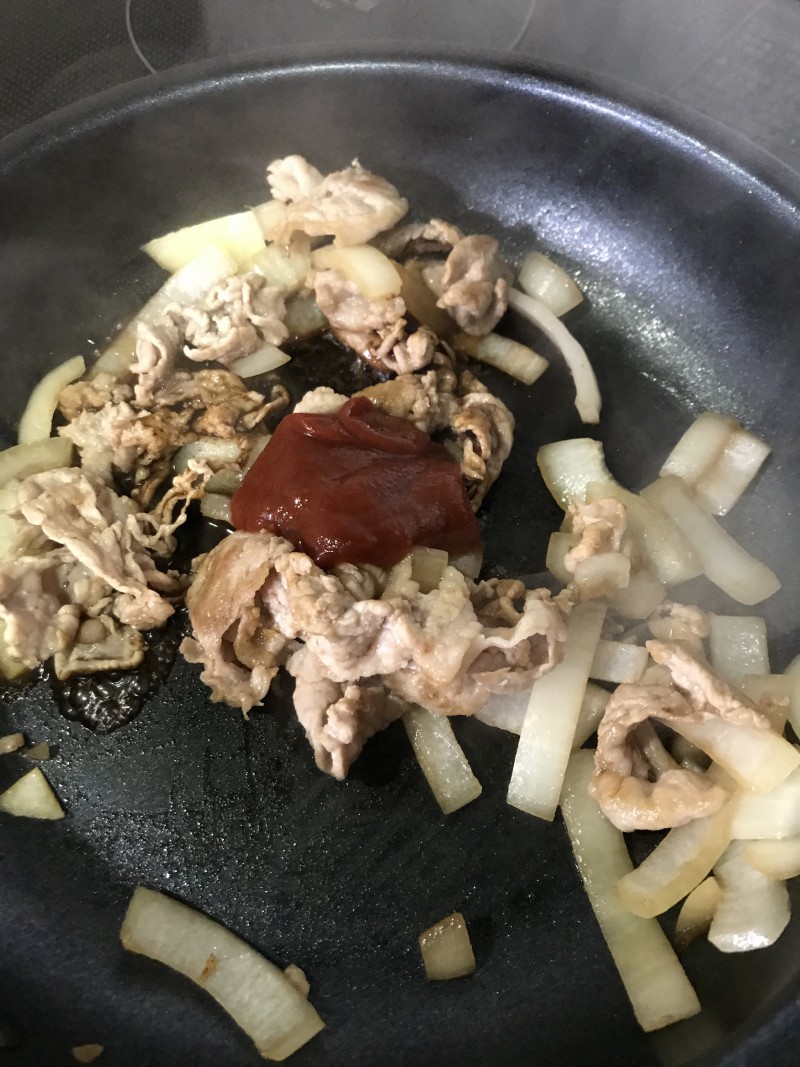豚肉のケチャップ炒め手順3