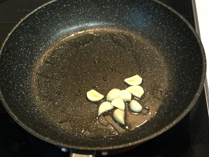 鶏と野菜のトマト煮込み手順1