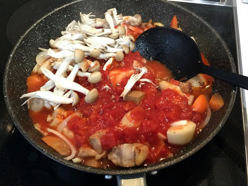 鶏と野菜のトマト煮込み手順4