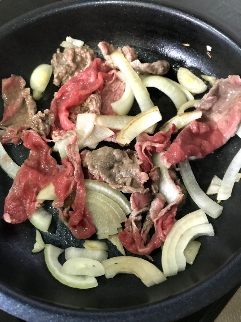 牛肉のトマト炒め手順1