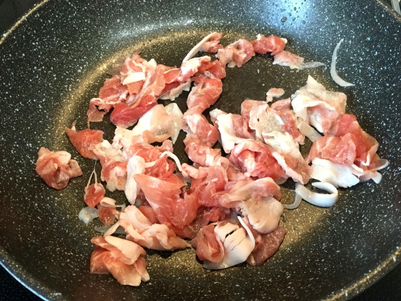 とろとろナスが美味しい！豚肉と野菜のトマト煮込み手順1