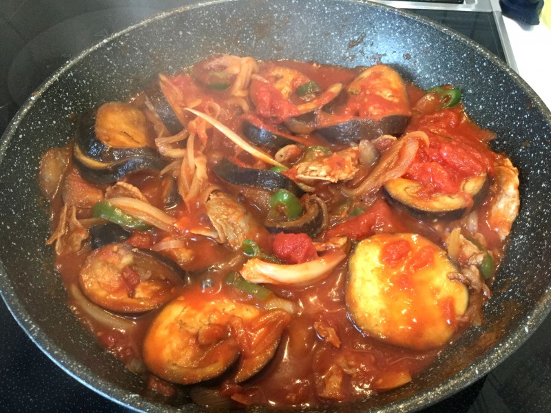 とろとろナスが美味しい！豚肉と野菜のトマト煮込み手順4