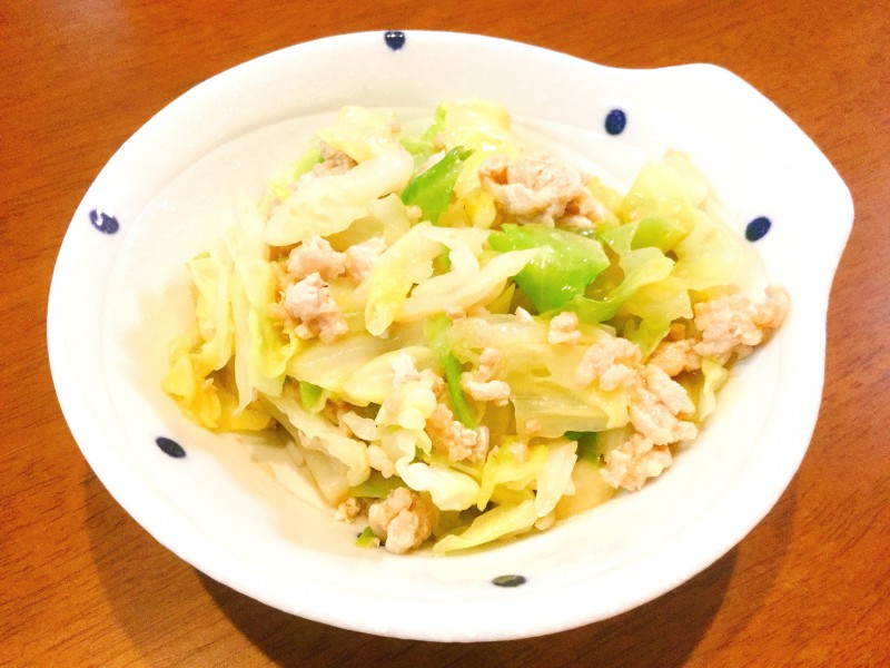 レンジで簡単！キャベツと鶏ひき肉のポン酢和え