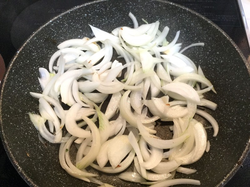 鶏肉と玉ねぎの甘酢あん！青じそ乗せ手順1