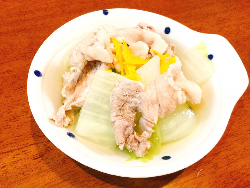 鍋よりも気軽に作れる♪白菜と豚肉の煮込み