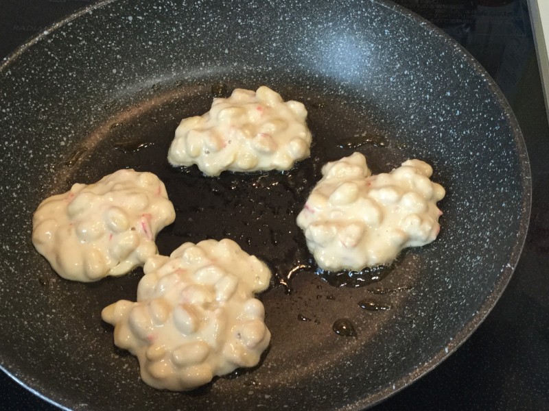 大豆がホクホク！サクラエビのお焼き手順3