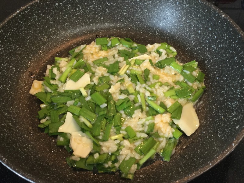 チーズがカリッ！ニラとご飯の卵焼き手順4