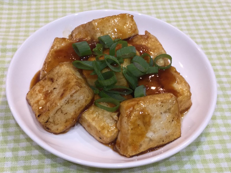 ピリ辛濃厚！豆板醤と味噌の豆腐焼き